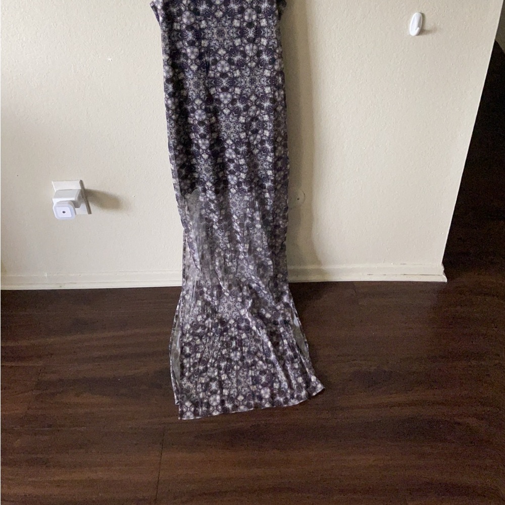 Like new. Floral dress